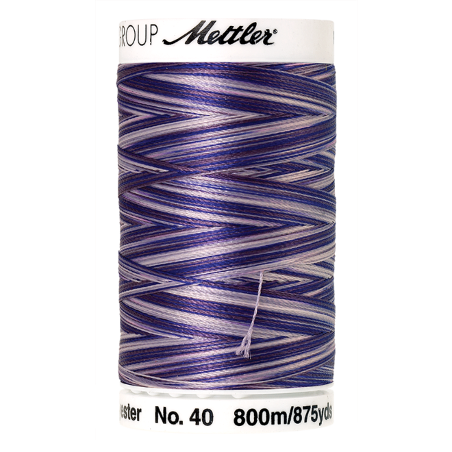 Amann Mettler Poly Sheen Multi, 800m Spule in Violet Hues Die Multifarben harmonieren perfekt mit dem unifarbenen Poly Sheen