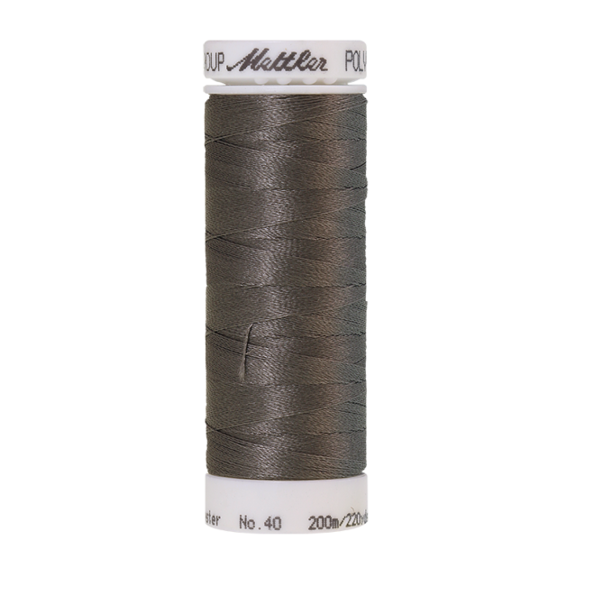 Amann Mettler Poly Sheen Whale glänzt durch den trilobalen Fadenquerschnitt besonders schön. Zum Sticken, Quilten, Nähen. 200m Spule