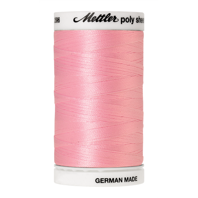 Amann Mettler Poly Sheen Carnation glänzt durch den trilobalen Fadenquerschnitt besonders schön. Zum Sticken, Quilten, Nähen. 800m Spule