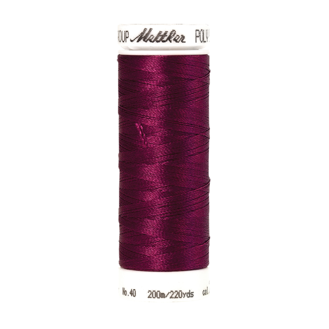 Amann Mettler Poly Sheen Boysenberry glänzt durch den trilobalen Fadenquerschnitt besonders schön. Zum Sticken, Quilten, Nähen. 200m Spule