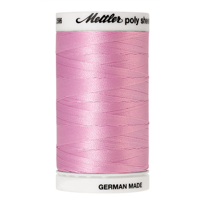 Amann Mettler Poly Sheen Impatiens glänzt durch den trilobalen Fadenquerschnitt besonders schön. Zum Sticken, Quilten, Nähen. 800m Spule