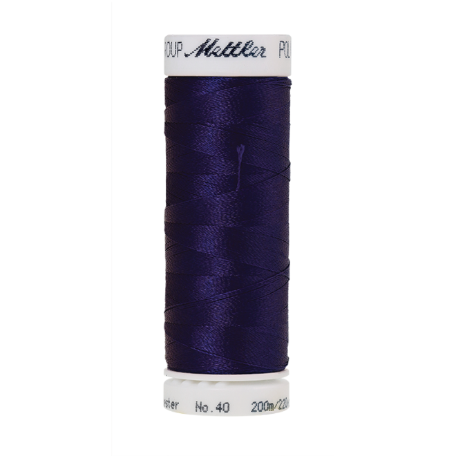 Amann Mettler Poly Sheen Provence glänzt durch den trilobalen Fadenquerschnitt besonders schön. Zum Sticken, Quilten, Nähen. 200m Spule