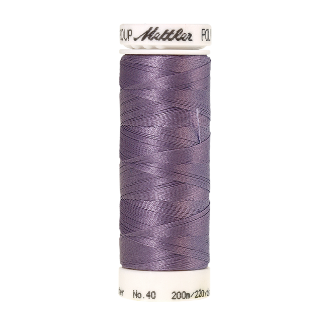 Amann Mettler Poly Sheen Amethyst glänzt durch den trilobalen Fadenquerschnitt besonders schön. Zum Sticken, Quilten, Nähen. 200m Spule