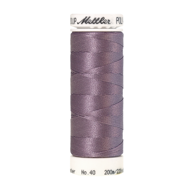 Amann Mettler Poly Sheen Haze glänzt durch den trilobalen Fadenquerschnitt besonders schön. Zum Sticken, Quilten, Nähen. 200m Spule