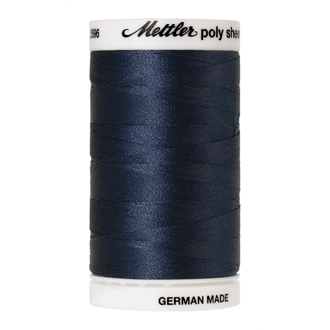 Amann Mettler Poly Sheen Concord glänzt durch den trilobalen Fadenquerschnitt besonders schön. Zum Sticken, Quilten, Nähen. 800m Spule