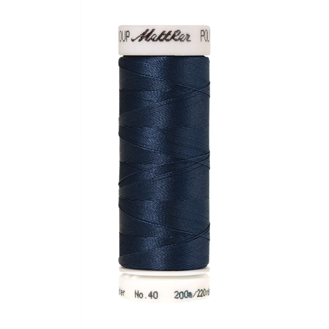 Amann Mettler Poly Sheen Harbor glänzt durch den trilobalen Fadenquerschnitt besonders schön. Zum Sticken, Quilten, Nähen. 200m Spule