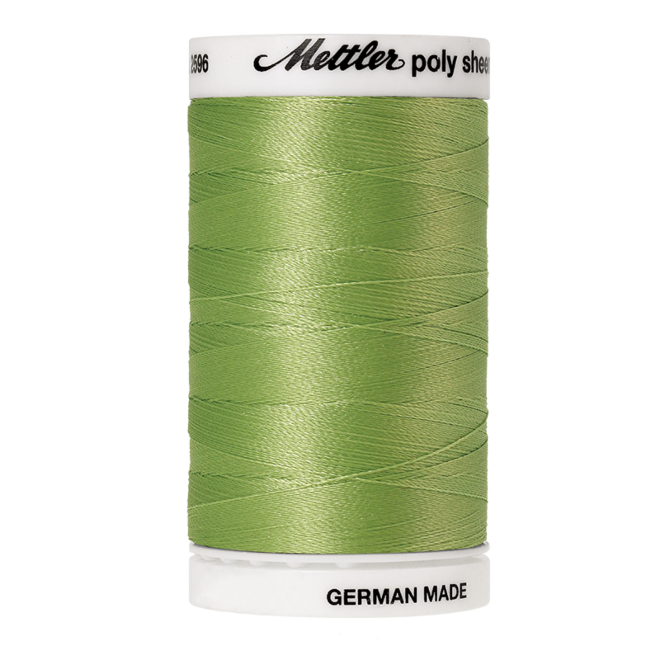 Amann Mettler Poly Sheen Kiwi glänzt durch den trilobalen Fadenquerschnitt besonders schön. Zum Sticken, Quilten, Nähen. 800m Spule