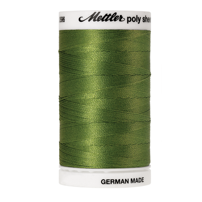 Amann Mettler Poly Sheen Limabean glänzt durch den trilobalen Fadenquerschnitt besonders schön. Zum Sticken, Quilten, Nähen. 800m Spule