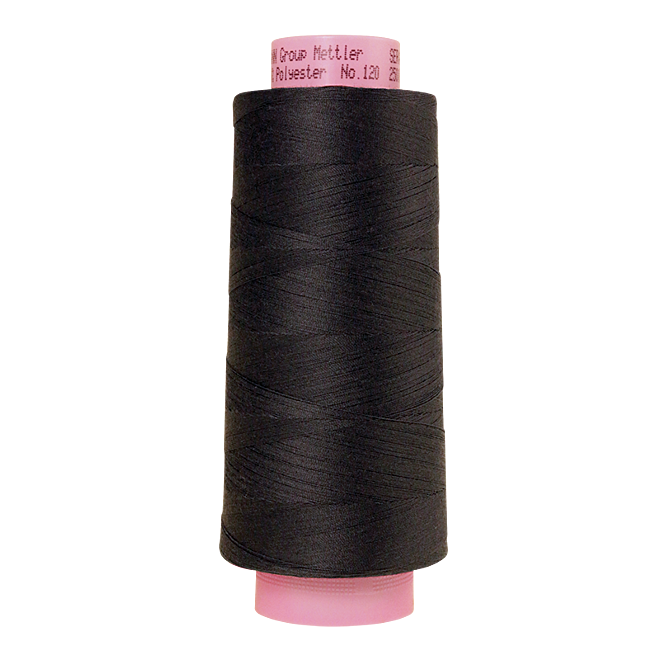 Amann Mettler Seracor in der Farbe Mole Gray auf der 2500m Kone. Seracor ist der Allesnäher unter den Overlock-Garnen!