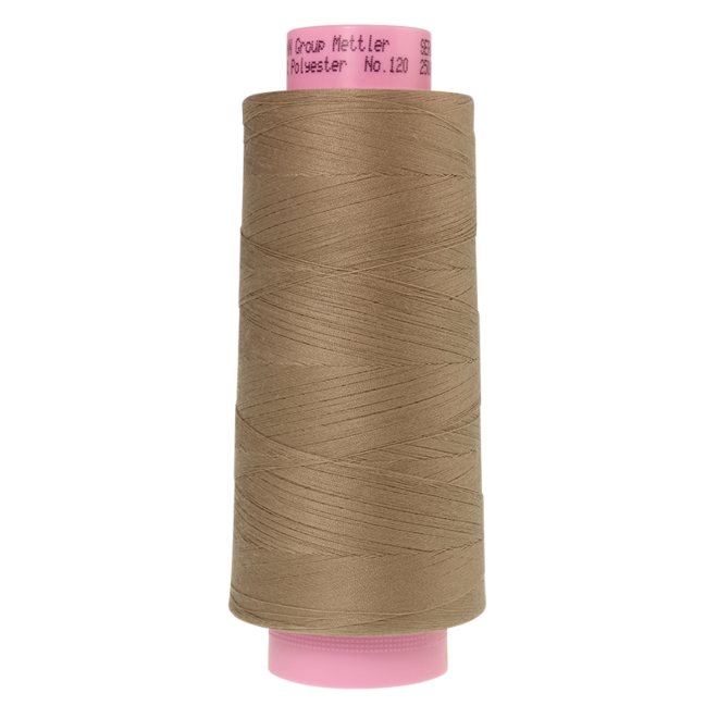 Amann Mettler Seracor in der Farbe Stone auf der 2500m Kone. Seracor ist der Allesnäher unter den Overlock-Garnen!