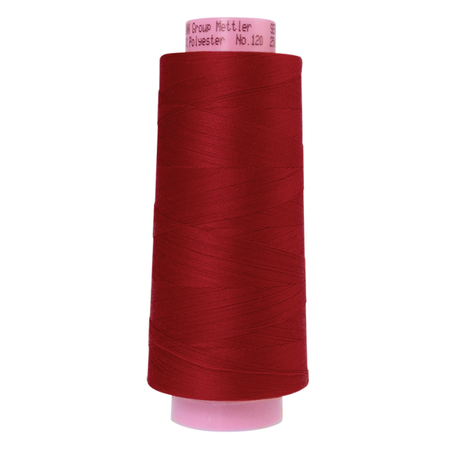 Amann Mettler Seracor in der Farbe Country Red auf der 2500m Kone. Seracor ist der Allesnäher unter den Overlock-Garnen!