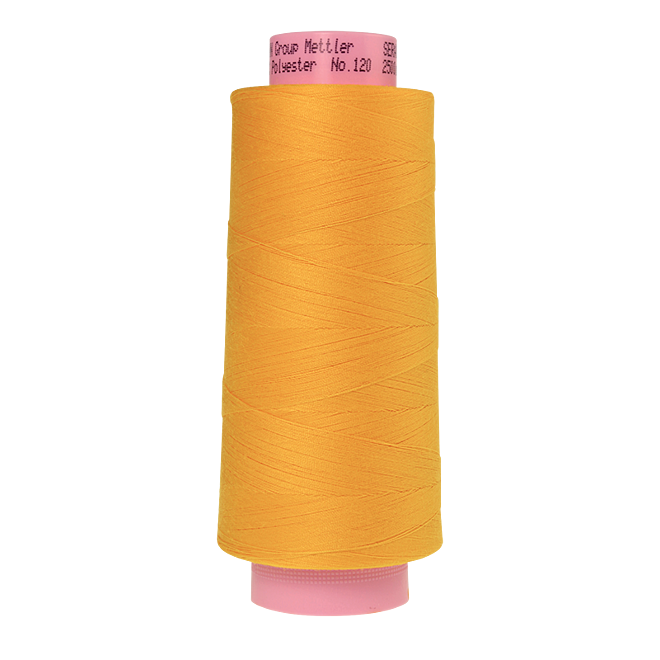 Amann Mettler Seracor in der Farbe Papaya auf der 2500m Kone. Seracor ist der Allesnäher unter den Overlock-Garnen!