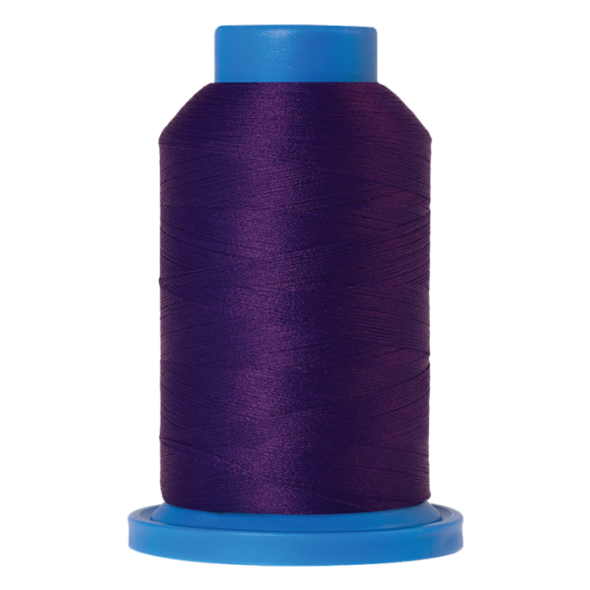 Amann Mettler Seraflock in der Farbe Deep Purple auf der 1000m Kone. Seraflock ist ein Bauschgarn, besonders geeignet für Dessous, Schwimm- und Sportbekleidung.