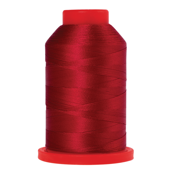 Amann Mettler Seralene in der Farbe Country Red auf der 2000m Kone. Seralene ist hervorragend geeignet für feine Nähte auf leichten Stoffen!