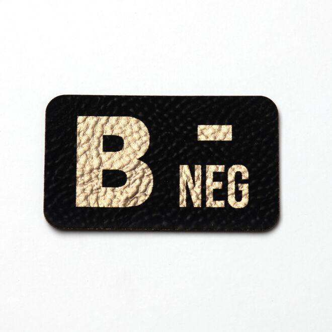 Kunstlederlabel "Blutgruppe B-" (schwarz/gold)