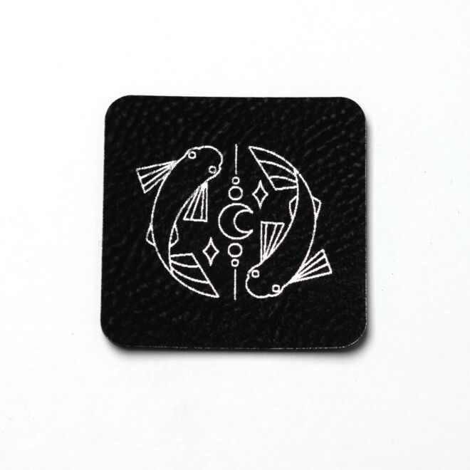 Kunstlederlabel Sternzeichen Fische (schwarz/silber)