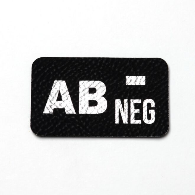 Kunstlederlabel Blutgruppe AB- (schwarz/silber)