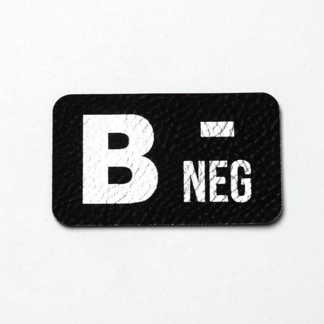 Kunstlederlabel Blutgruppe B- (schwarz/silber)