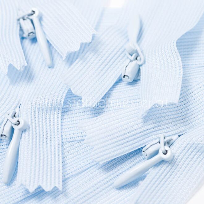 22cm Nahtverdeckter Reißverschluss himmelblau