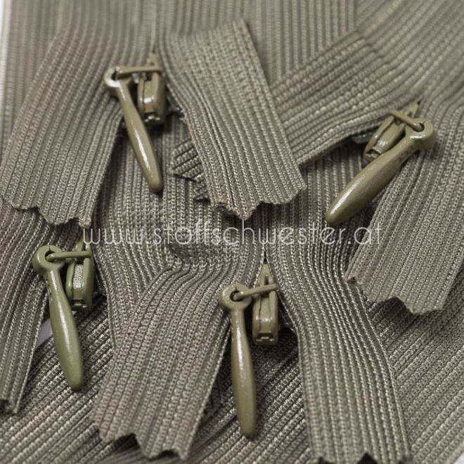18cm Nahtverdeckter Reißverschluss khaki