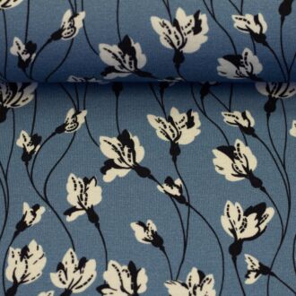 Baumwolljersey „Kalamos“ Blüten auf rauchblau